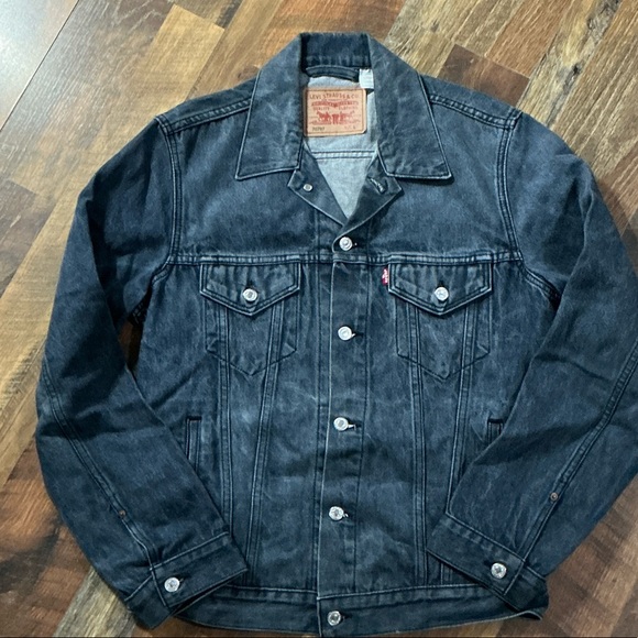 Levi's Men's Dark Wash Denim Trucker Jacket - Size L - Picture 3 of 7